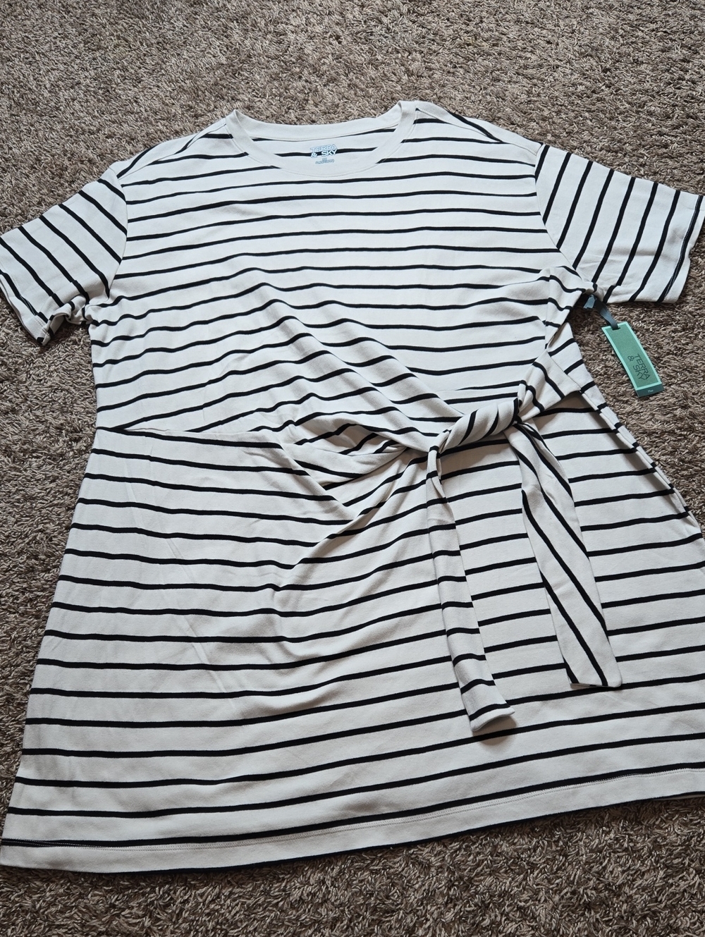 Terra & Sky 3X 24W - 26W Plus Size Adjustable Waist Front Twist Dress